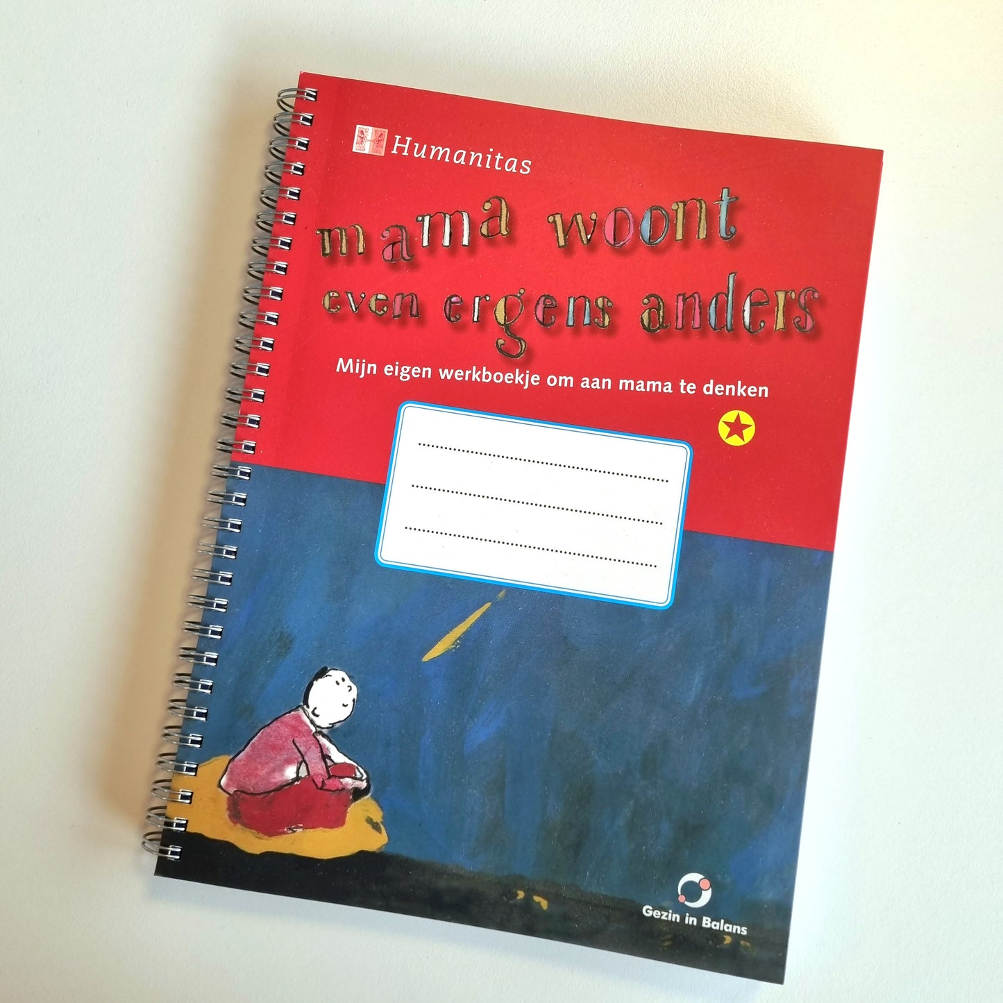 Mama woont even ergens anders